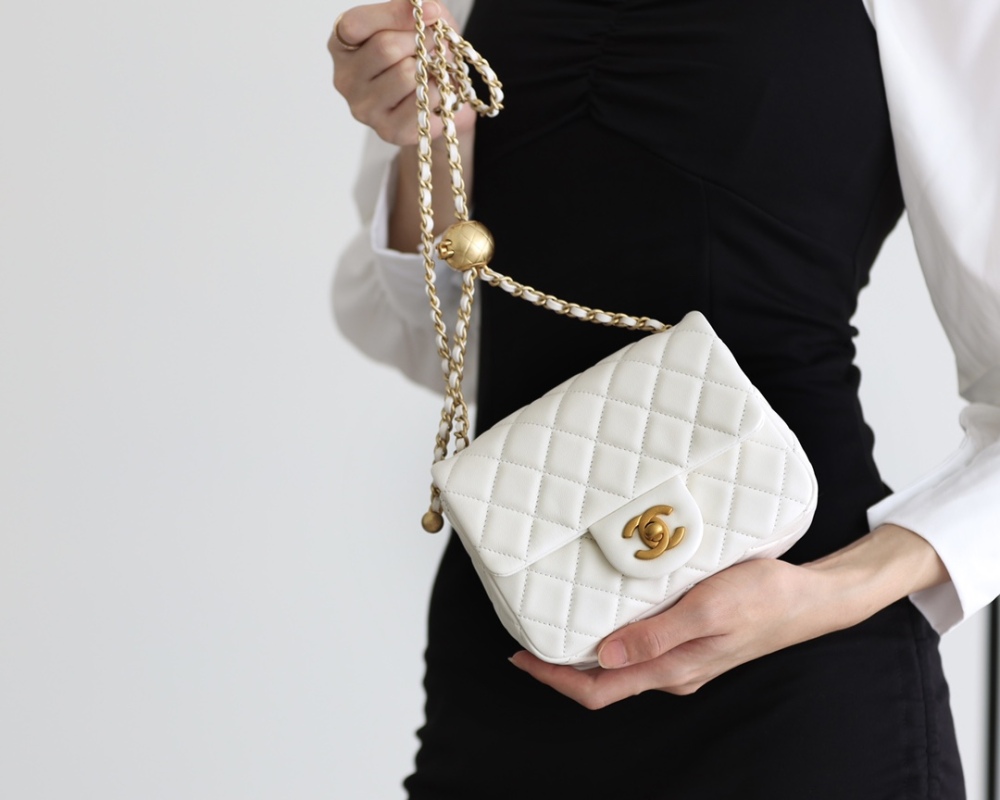 Chanel  23C cf mini Classic flap bag 1786 Mirror Boutique