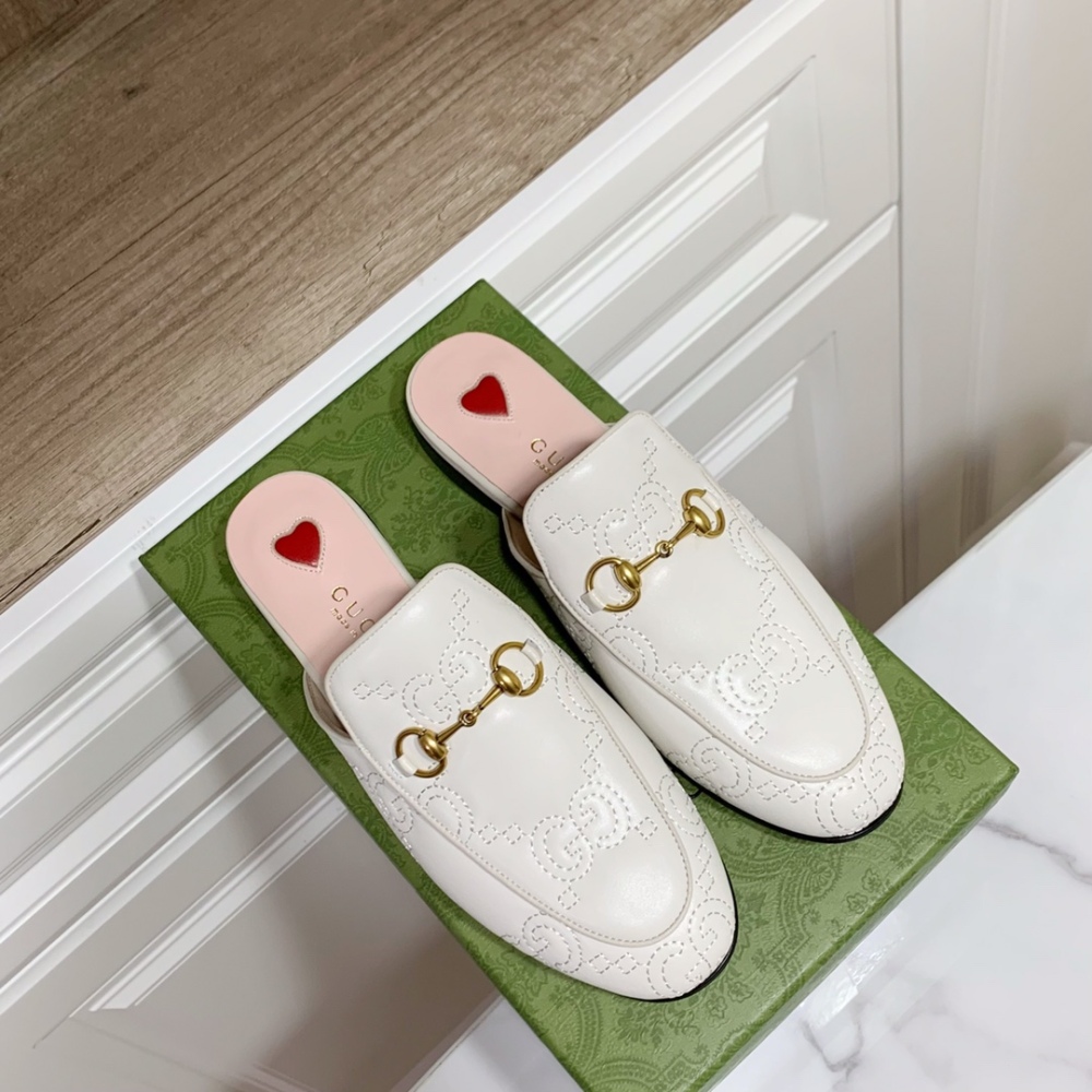 Gucci slippers