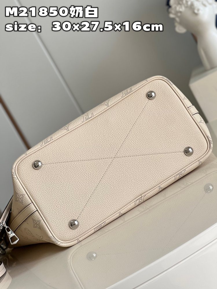 Louis Vuitton Blossom GM M21850 Mirror boutique