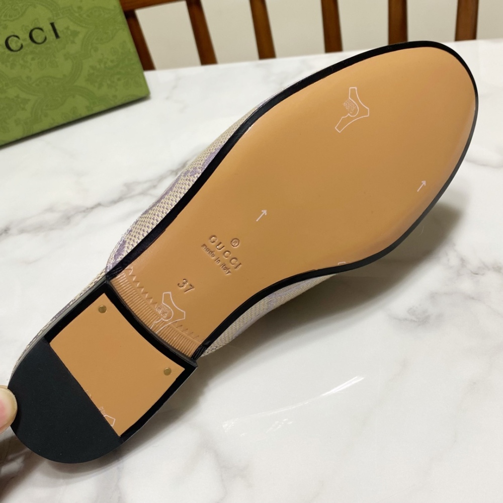 Gucci slippers