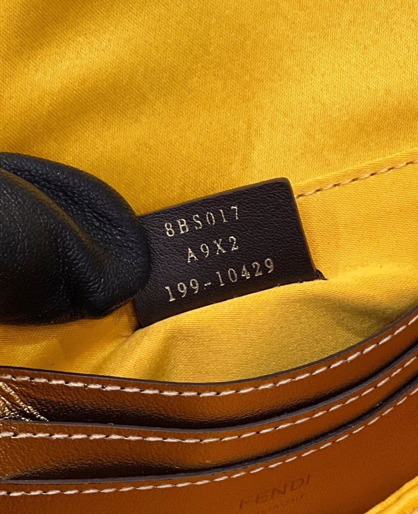 Fendi Baguette bag mini  8582 Mirror Boutique