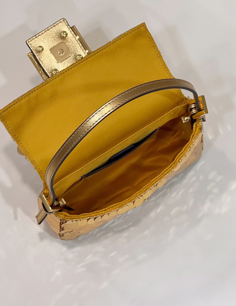 Fendi Baguette bag mini  8582 Mirror Boutique