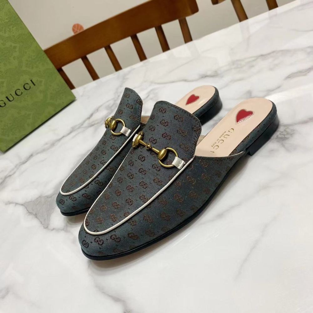Gucci slippers