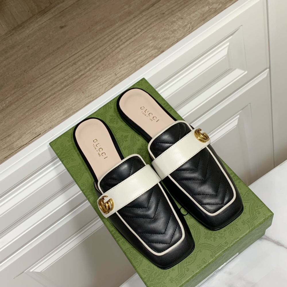 Gucci slippers