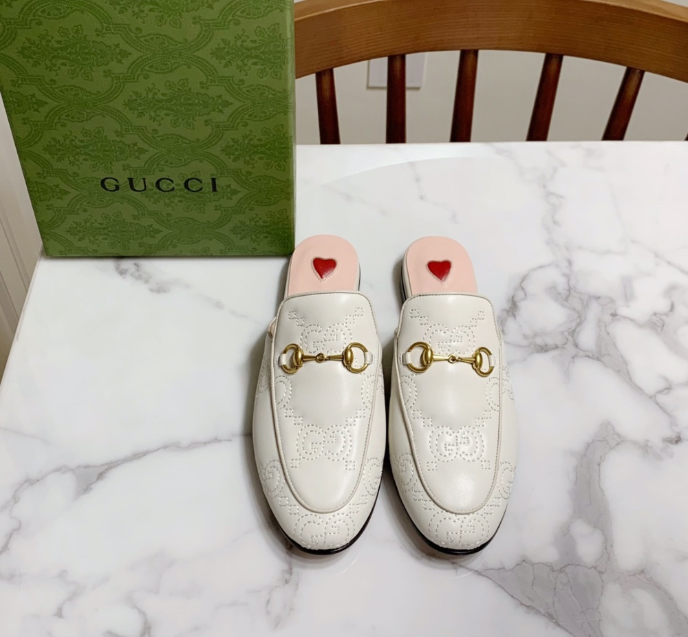 Gucci slippers