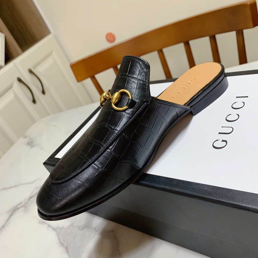 Gucci slippers