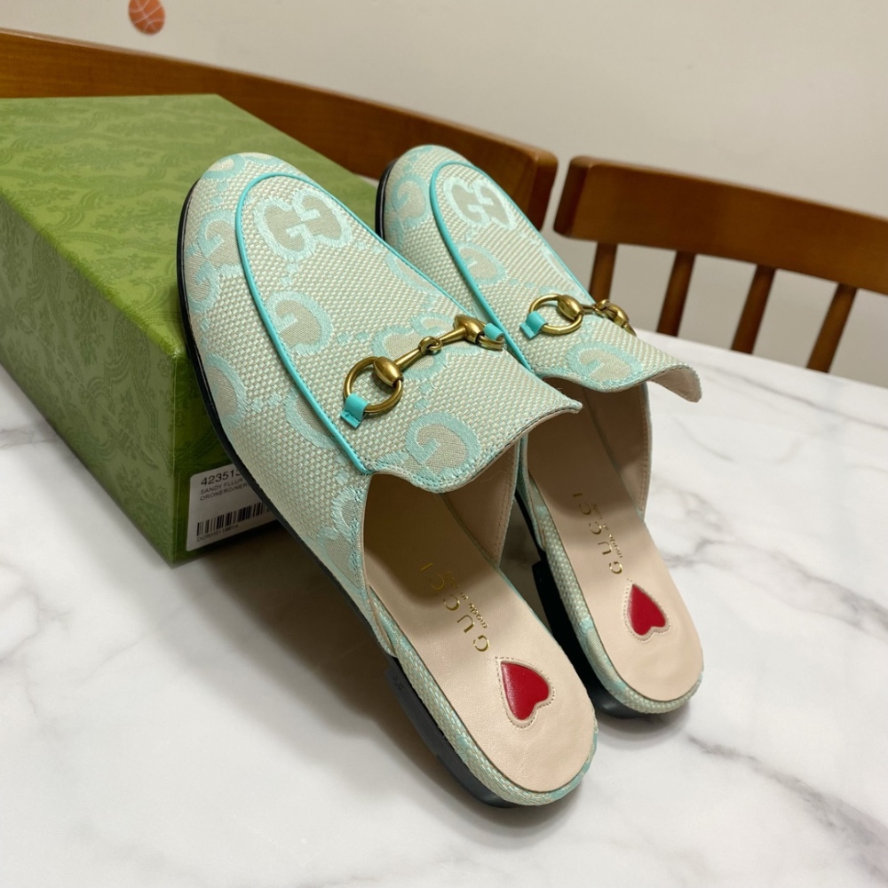Gucci slippers