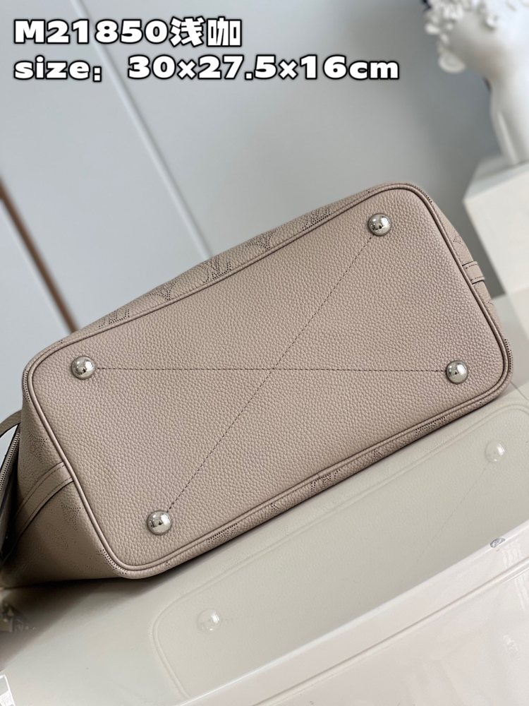 Louis Vuitton Blossom GM M21850 Mirror boutique