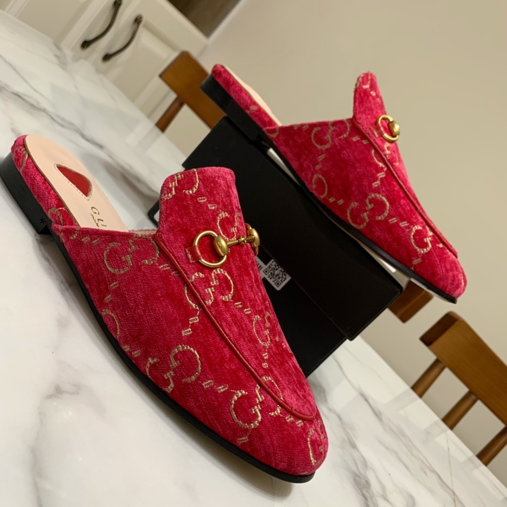 Gucci slippers