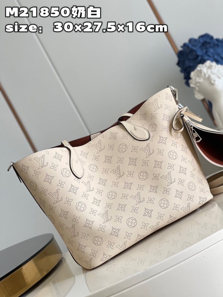 Louis Vuitton Blossom GM M21850 Mirror boutique