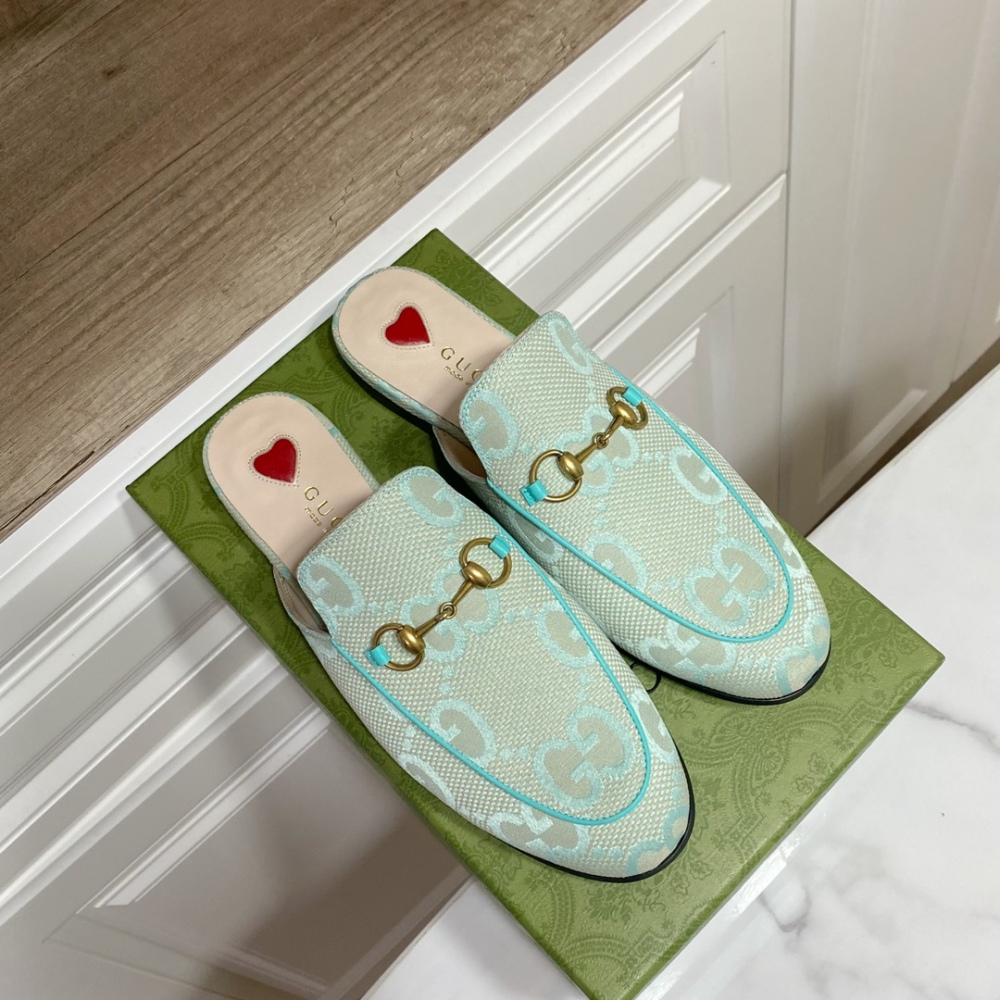 Gucci slippers