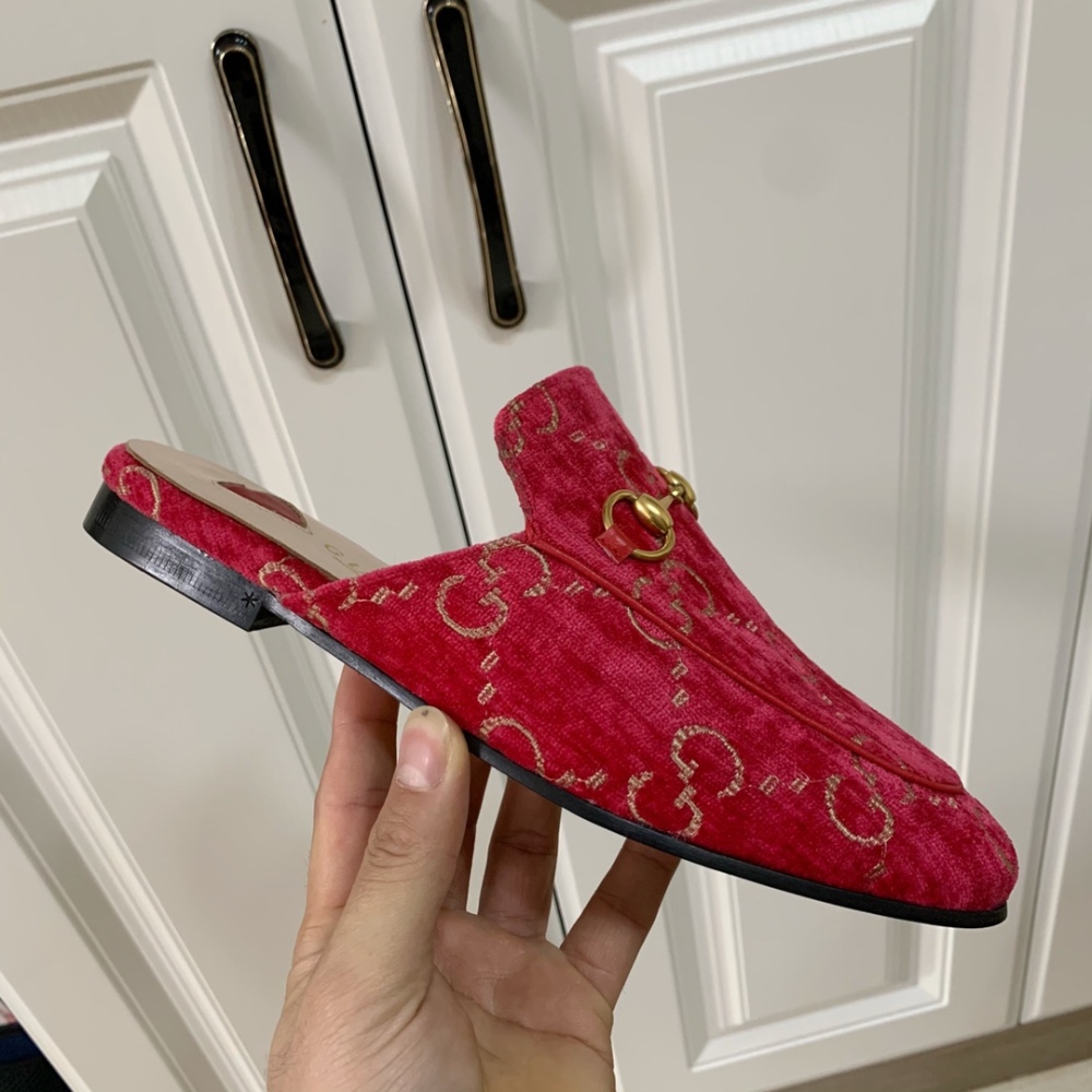 Gucci slippers