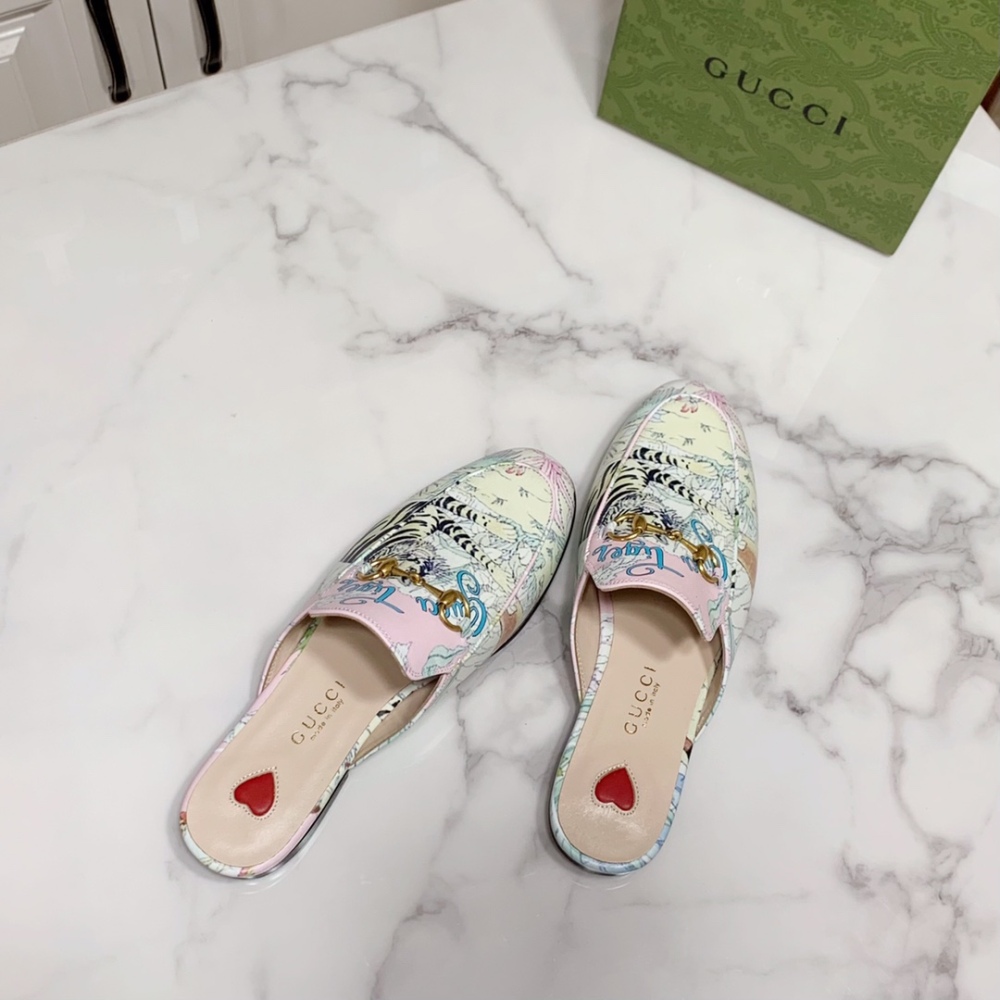 Gucci slippers