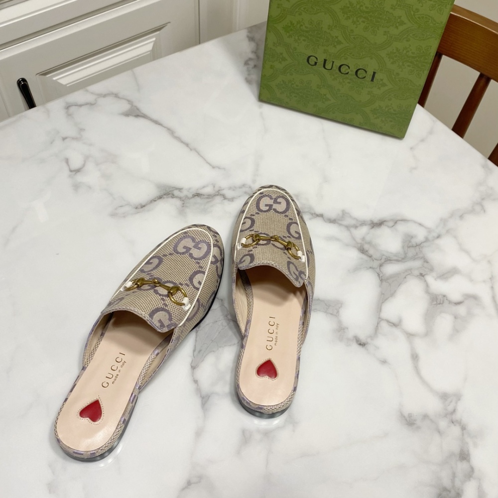 Gucci slippers