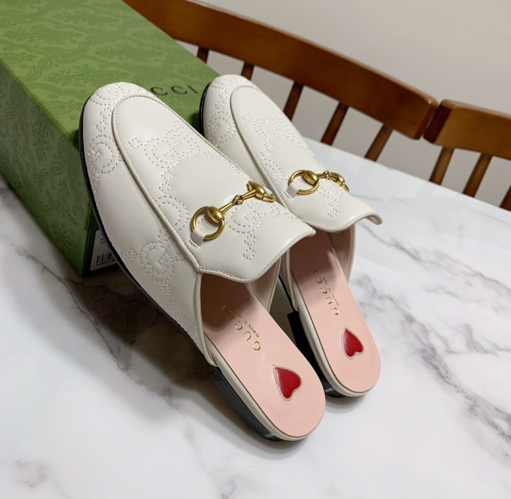 Gucci slippers
