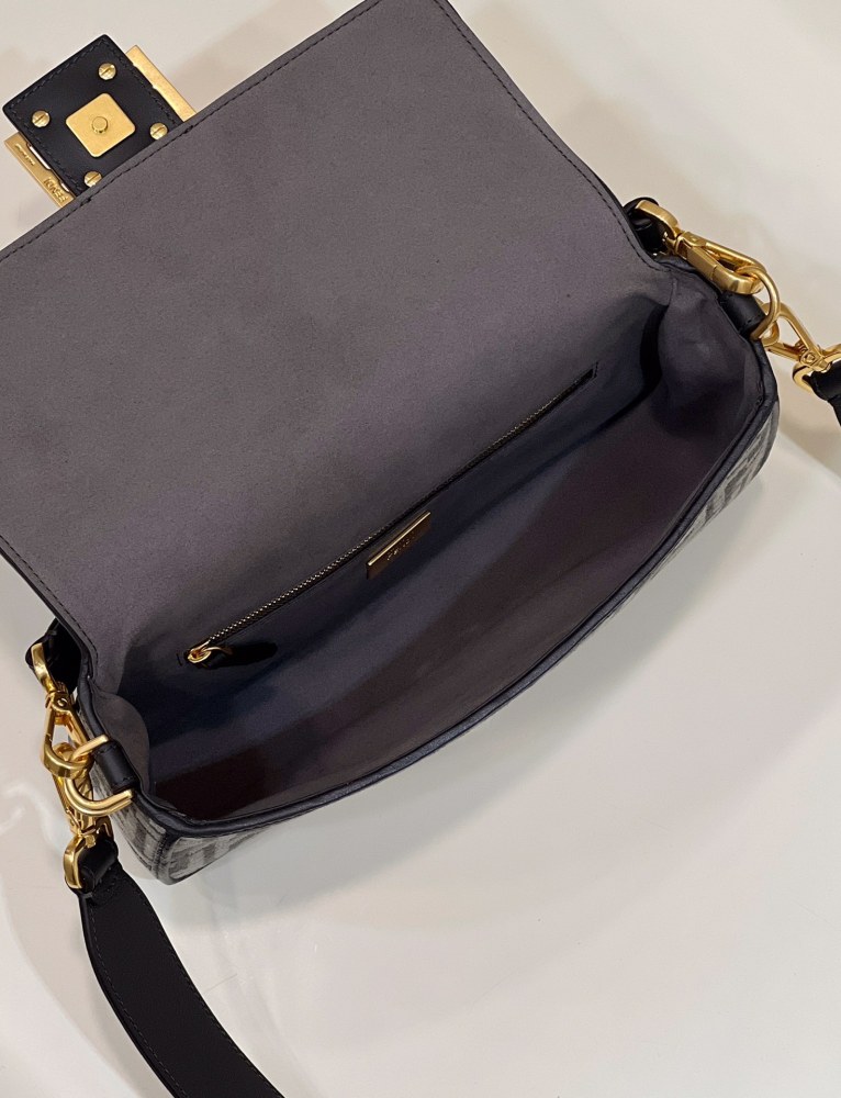 Fendi Iconic Baguette bag MM 8579 Mirror Boutique