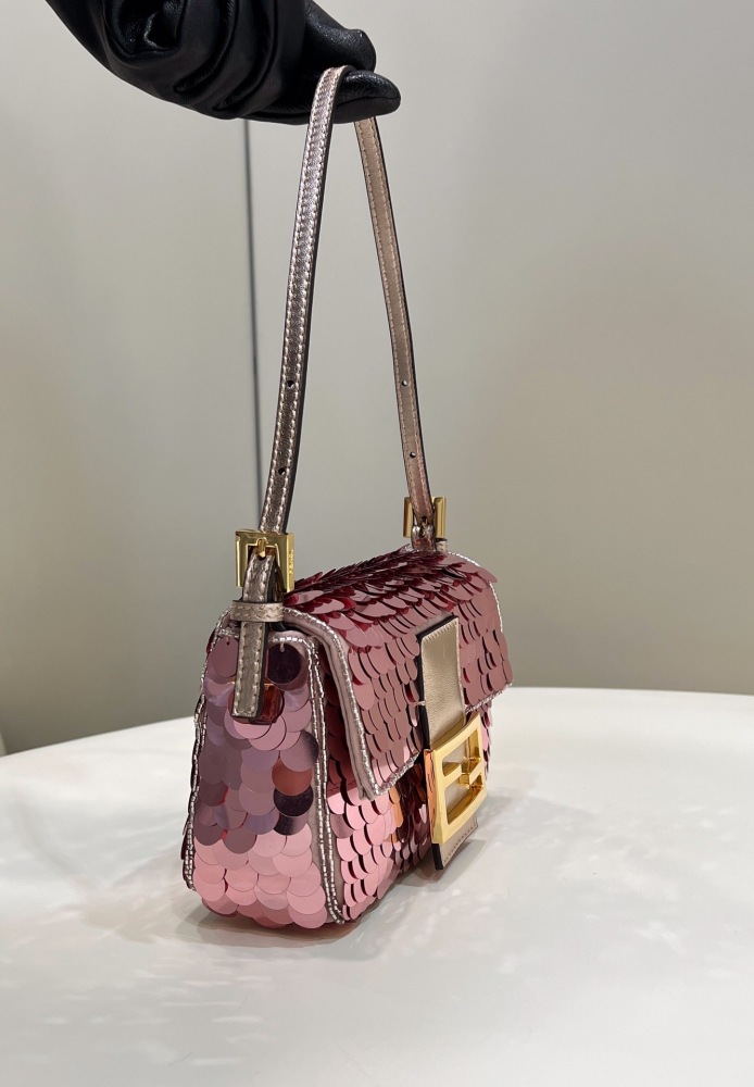 Fendi Baguette bag mini  8582 Mirror Boutique