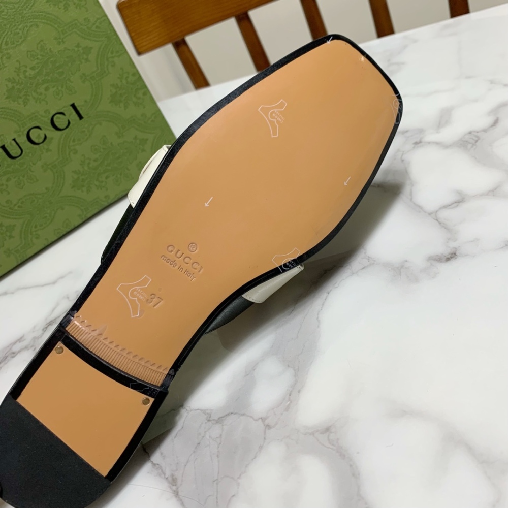 Gucci slippers