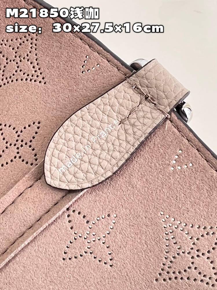Louis Vuitton Blossom GM M21850 Mirror boutique