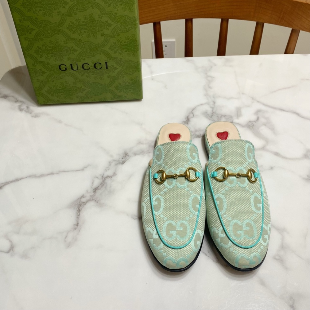 Gucci slippers