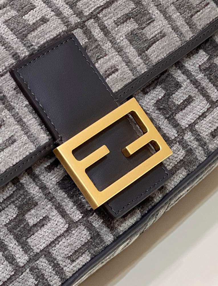 Fendi Iconic Baguette bag MM 8579 Mirror Boutique