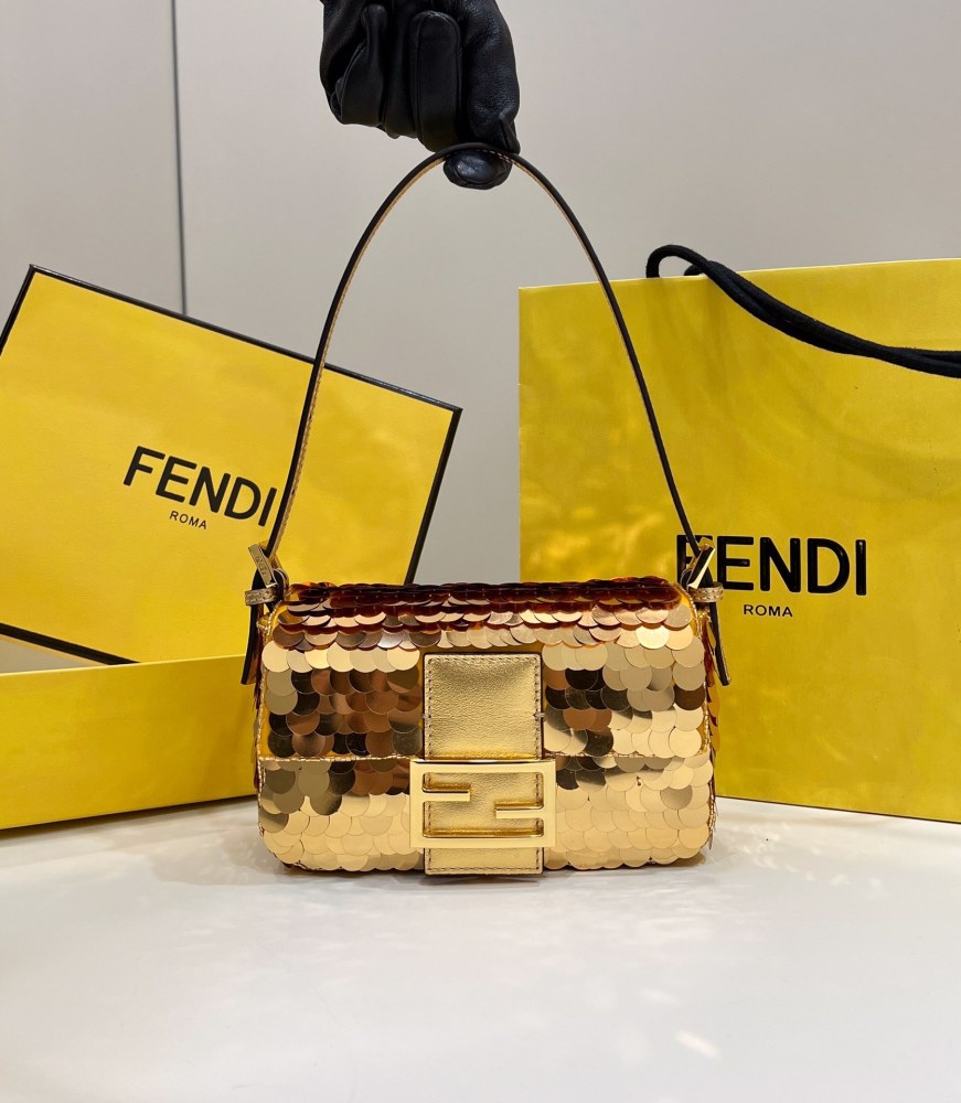 Fendi Baguette bag mini  8582 Mirror Boutique