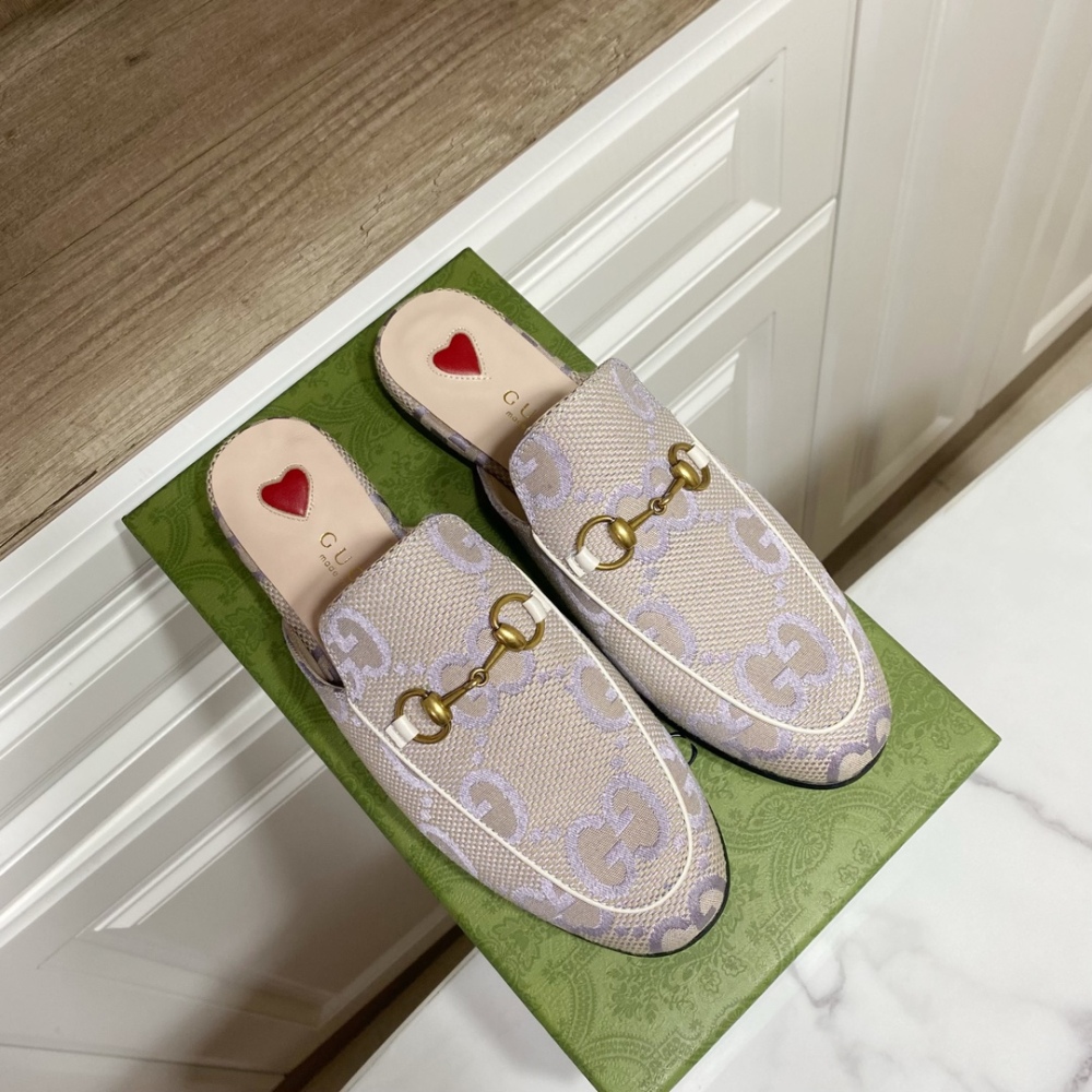 Gucci slippers