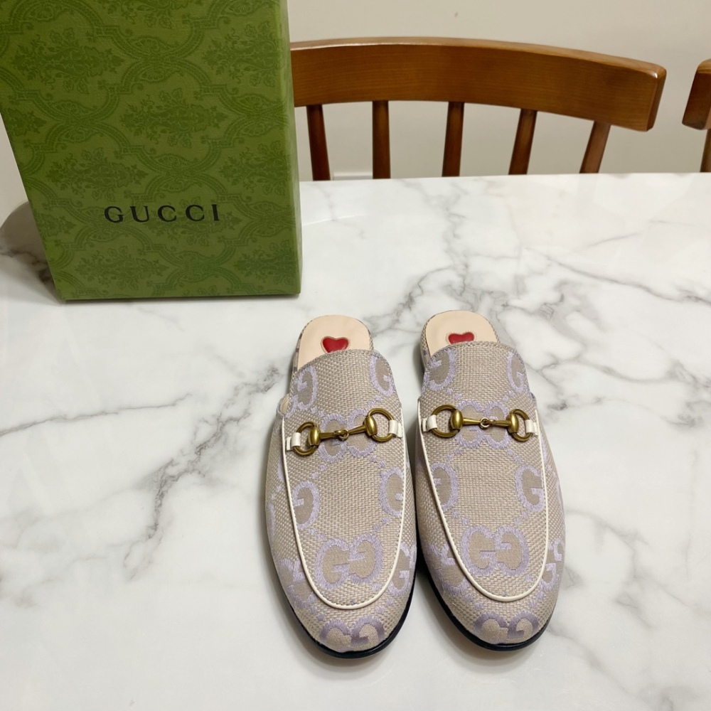 Gucci slippers