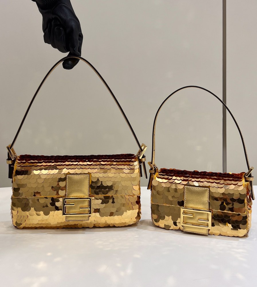 Fendi Baguette bag mini  8582 Mirror Boutique