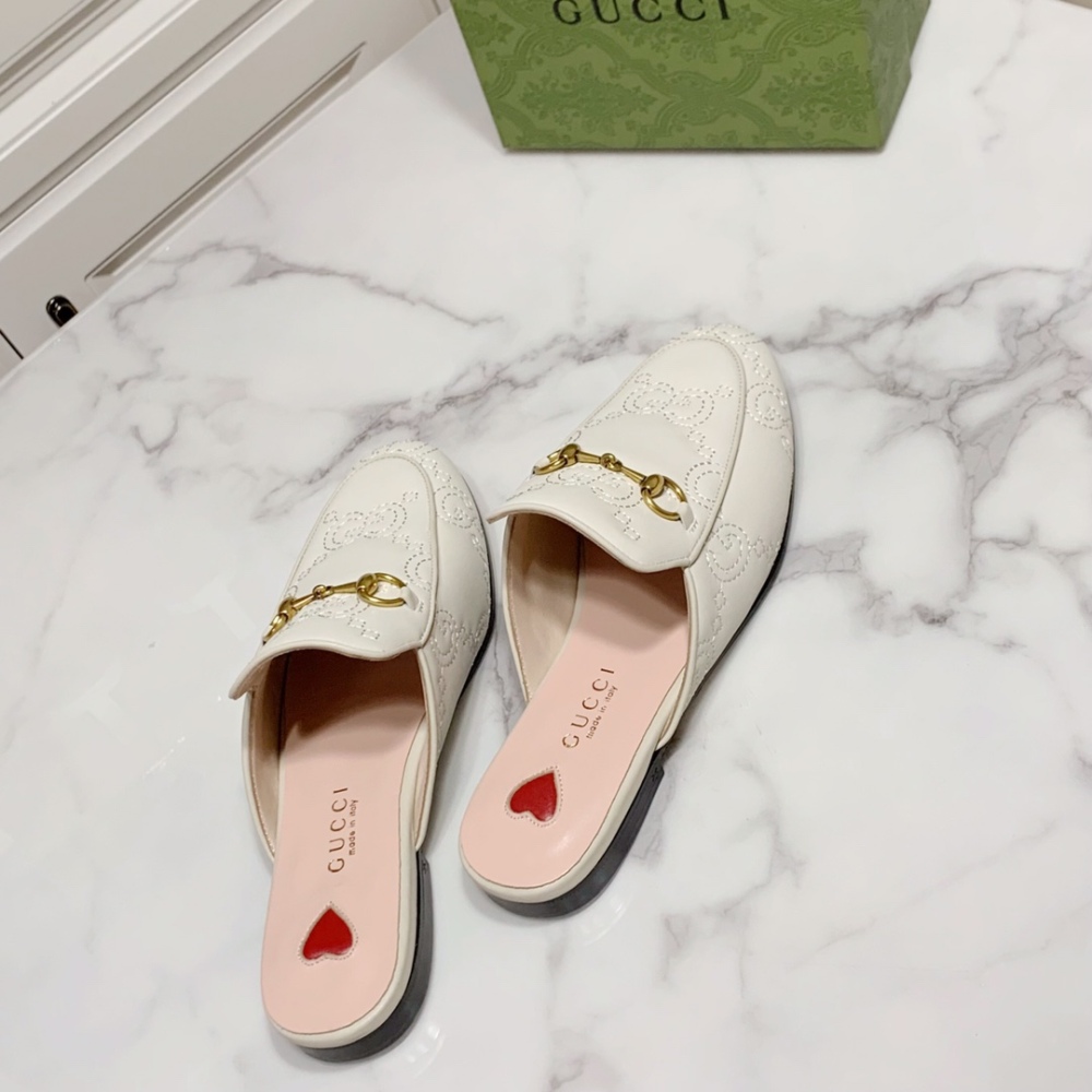 Gucci slippers