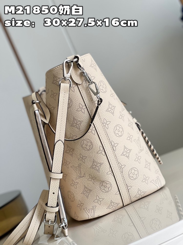 Louis Vuitton Blossom GM M21850 Mirror boutique
