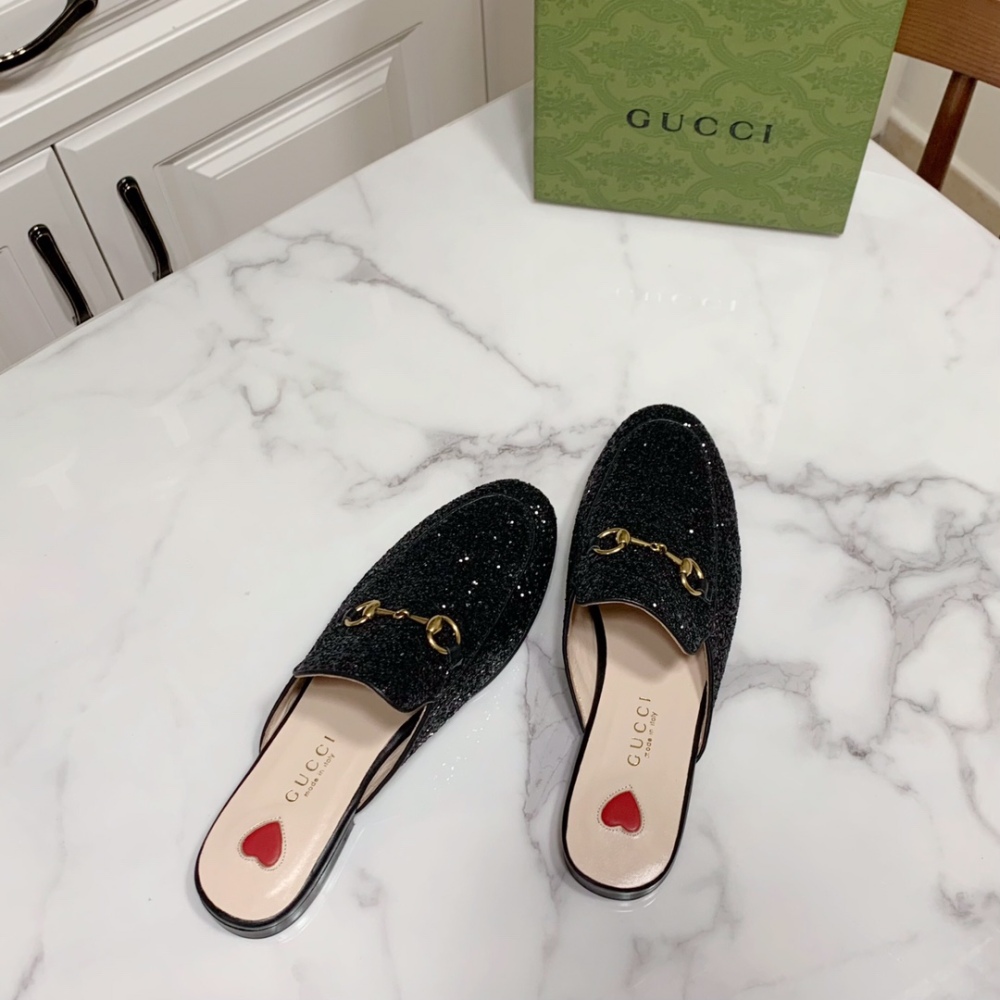 Gucci slippers
