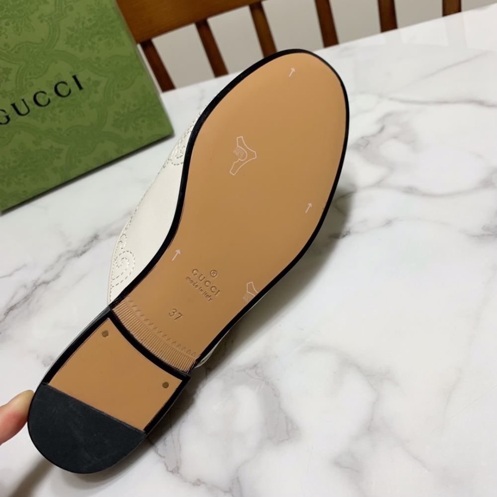 Gucci slippers