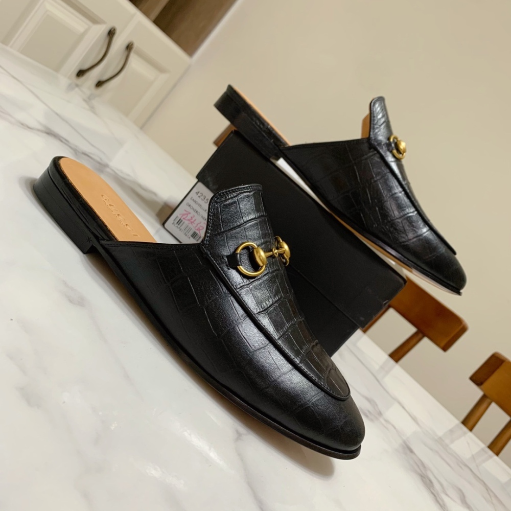Gucci slippers