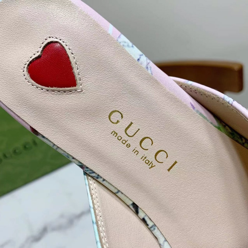 Gucci slippers