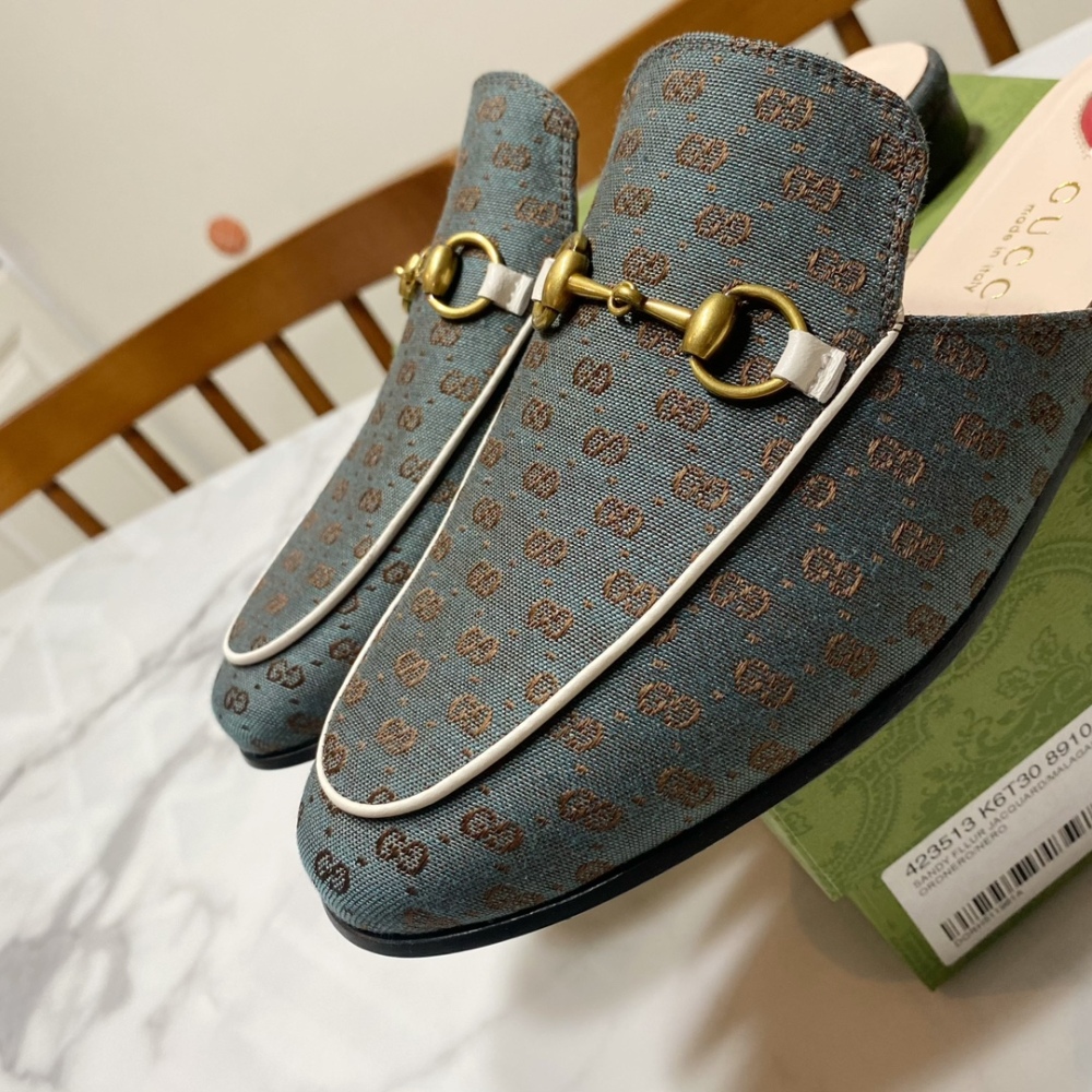 Gucci slippers
