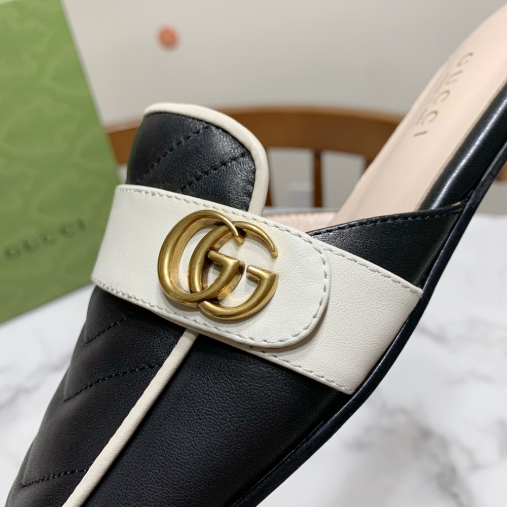 Gucci slippers