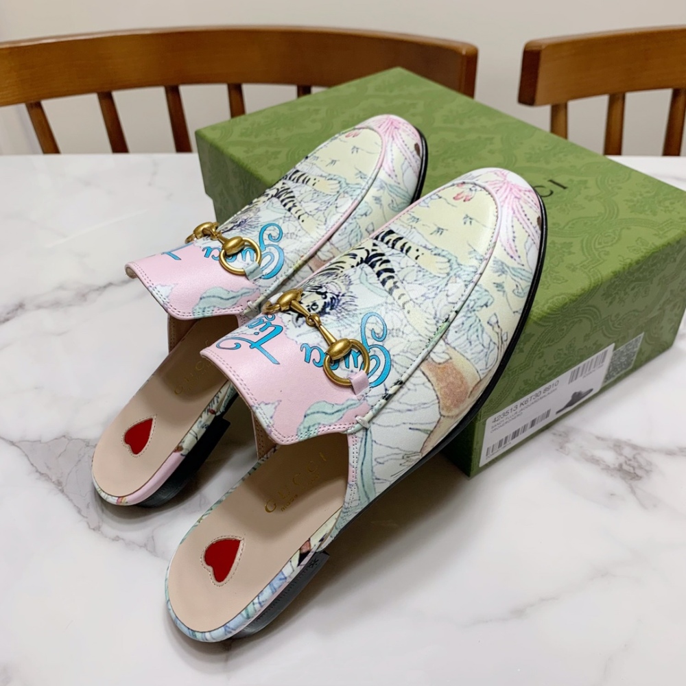 Gucci slippers