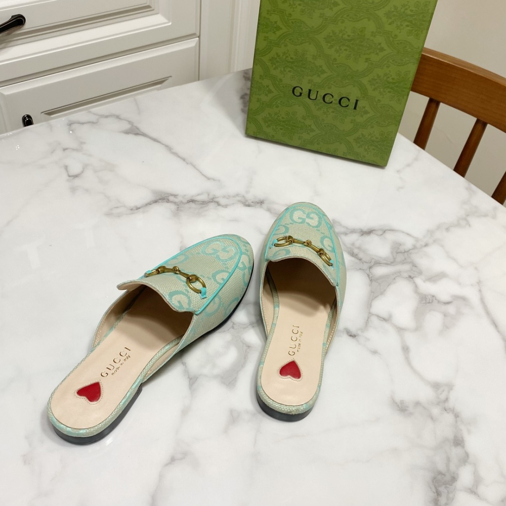 Gucci slippers