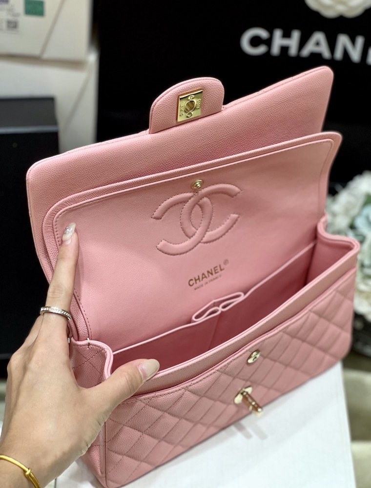 Chanel 𝘾𝙡𝙖𝙨𝙨𝙞𝙘 𝙁𝙡𝙖𝙥 bag 22B 1112 MM 25cm Mirror Boutique