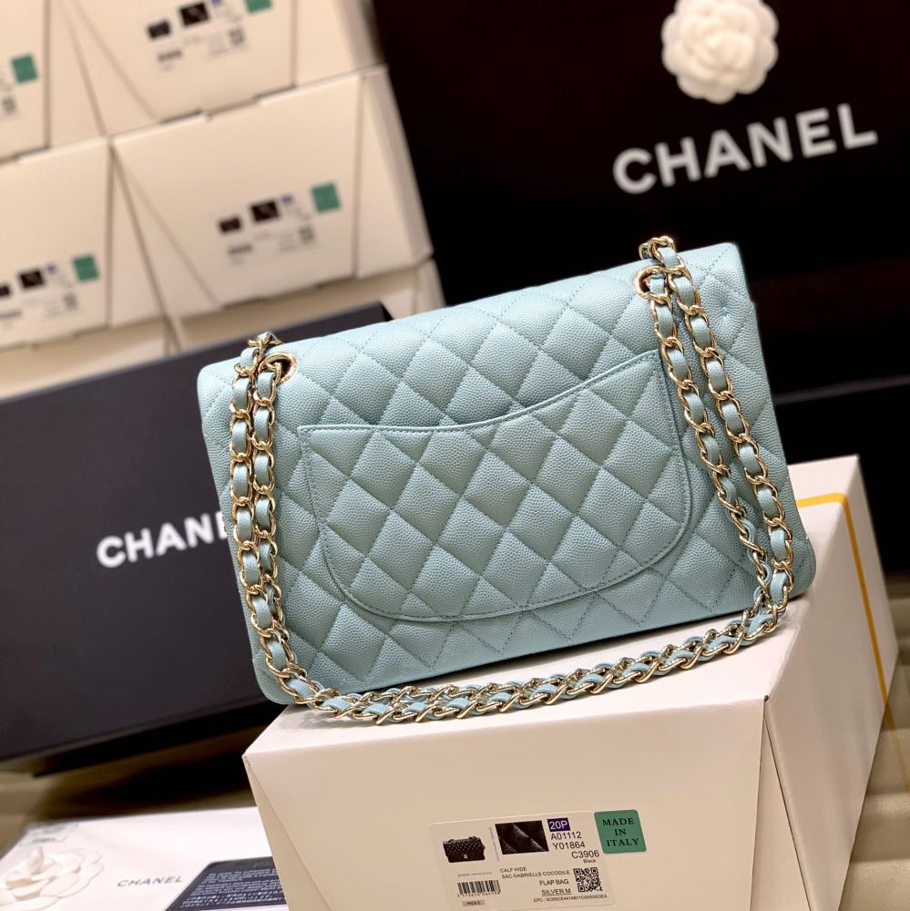 Chanel 𝘾𝙡𝙖𝙨𝙨𝙞𝙘 𝙁𝙡𝙖𝙥 bag 22B 1112 MM 25cm Mirror Boutique