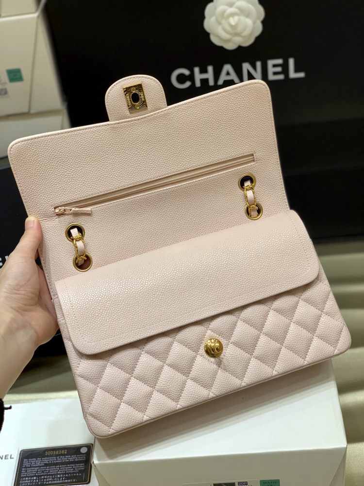 Chanel 𝘾𝙡𝙖𝙨𝙨𝙞𝙘 𝙁𝙡𝙖𝙥 bag 22B 1112 MM 25cm Mirror Boutique