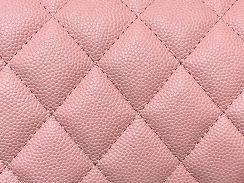 Chanel 𝘾𝙡𝙖𝙨𝙨𝙞𝙘 𝙁𝙡𝙖𝙥 bag 22B 1112 MM 25cm Mirror Boutique