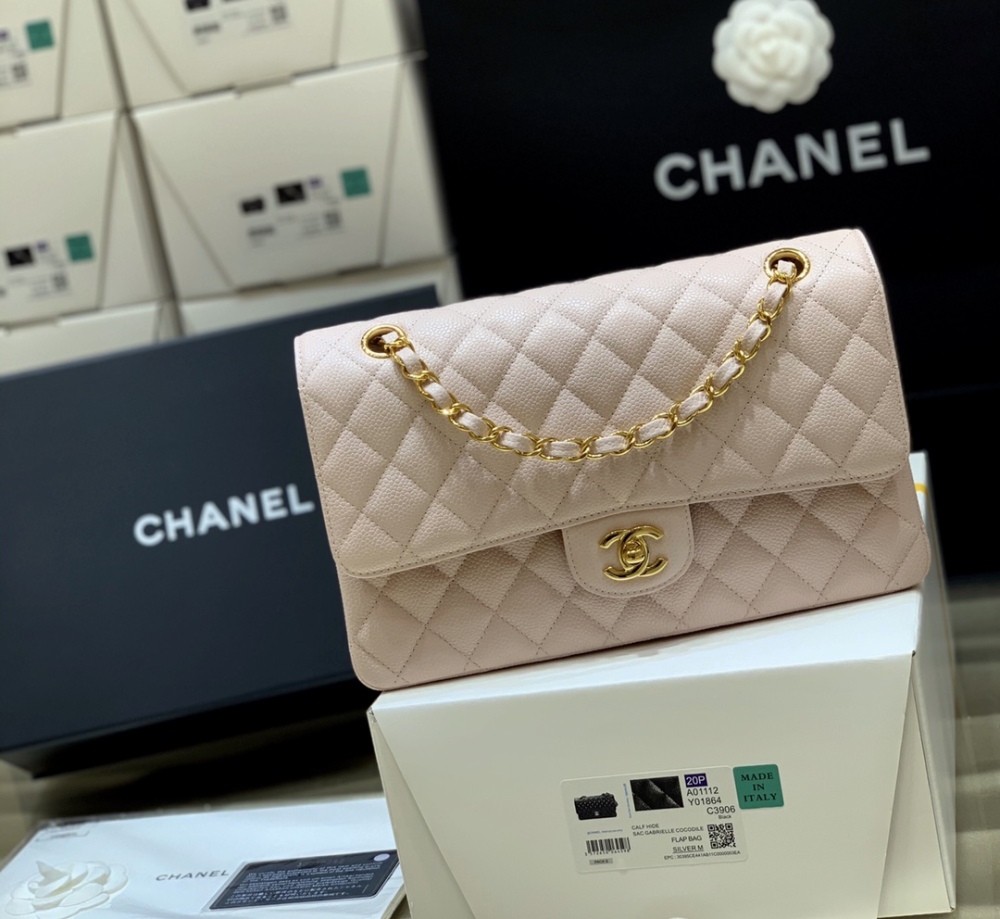 Chanel 𝘾𝙡𝙖𝙨𝙨𝙞𝙘 𝙁𝙡𝙖𝙥 bag 22B 1112 MM 25cm Mirror Boutique
