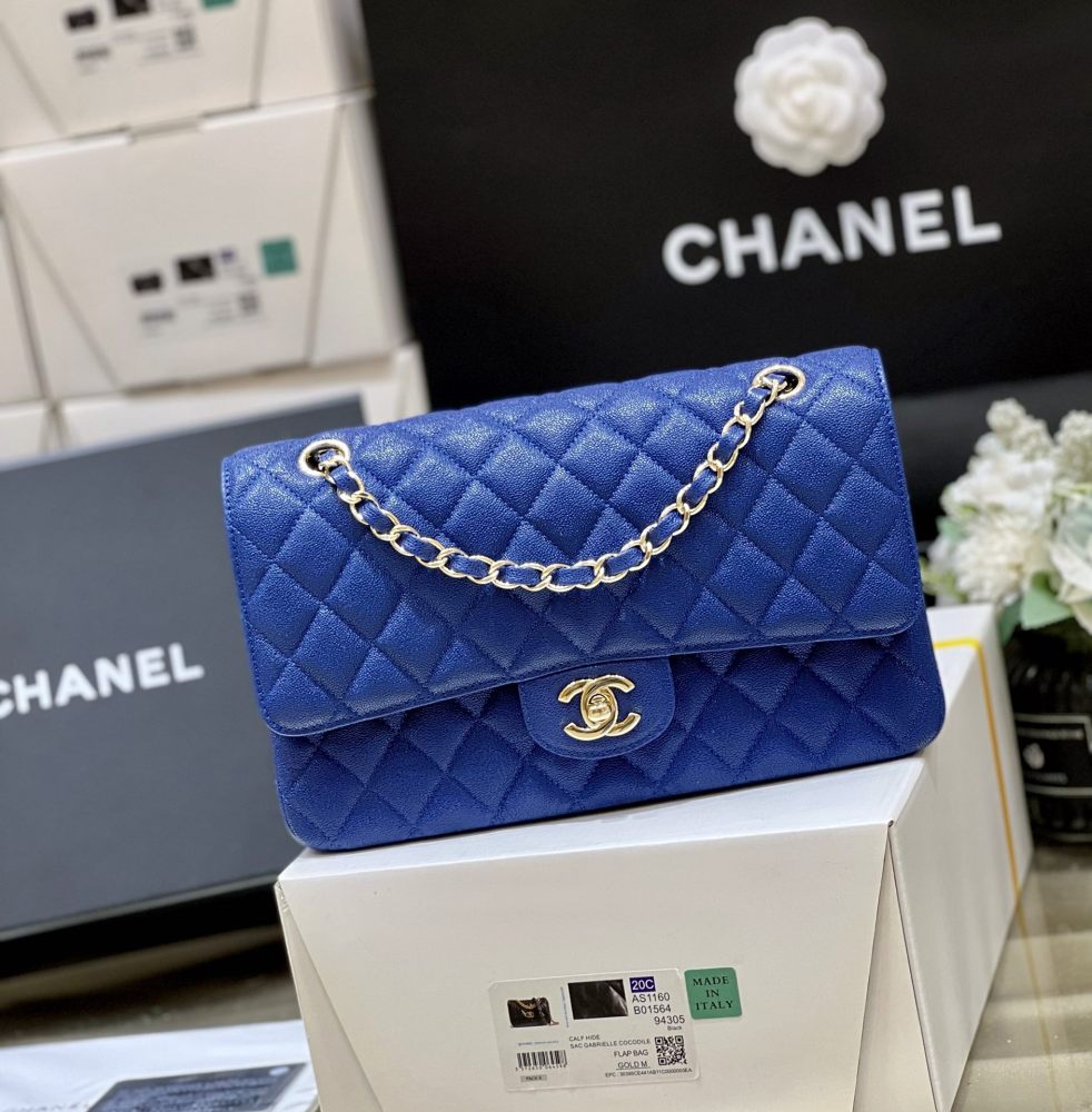 Chanel 𝘾𝙡𝙖𝙨𝙨𝙞𝙘 𝙁𝙡𝙖𝙥 bag 22B 1112 MM 25cm Mirror Boutique
