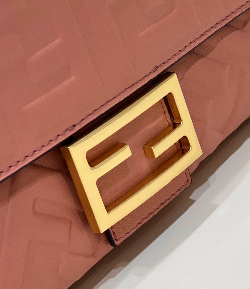 Fendi Baguette bag  0135AM Mirror Boutique