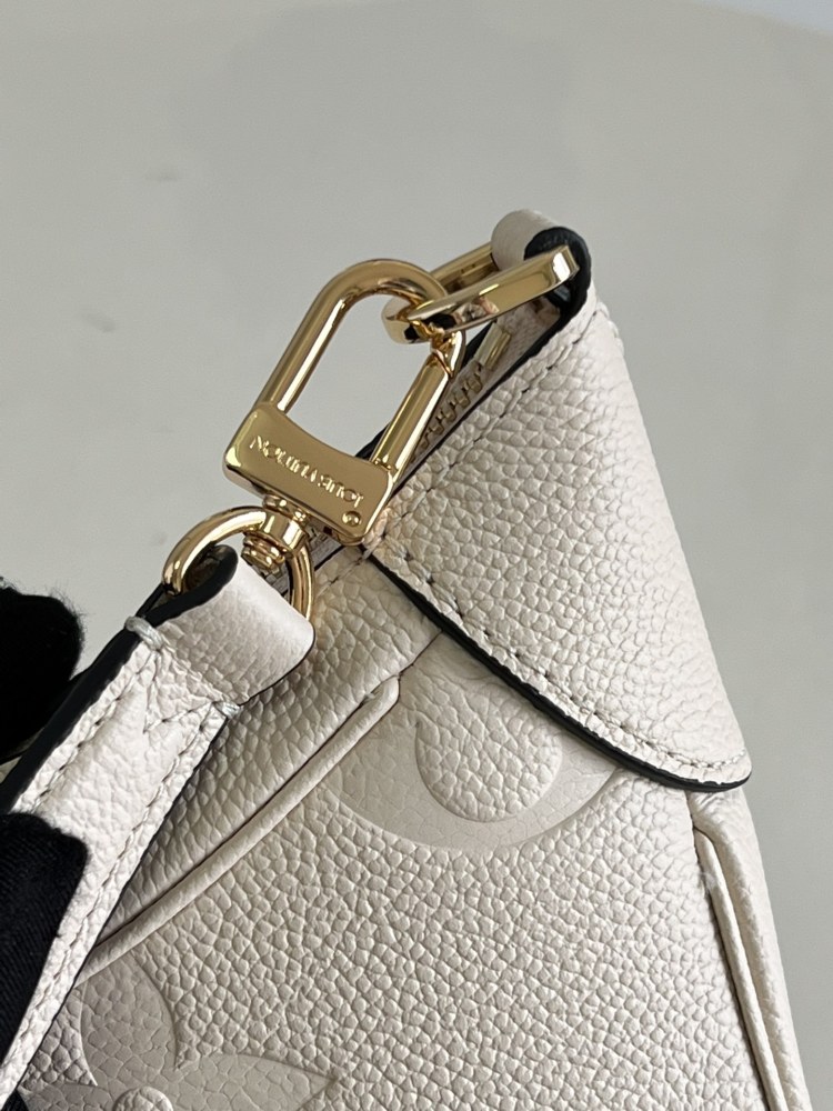 Louis Vuitton Bagatelle M46091 Mirror boutique