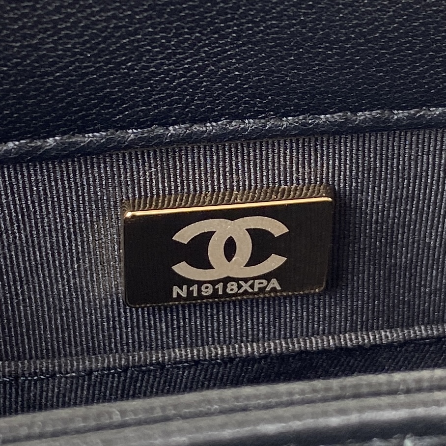 Chanel 22bs PILLOE BAG flap MM AS3498 Mirror Boutique