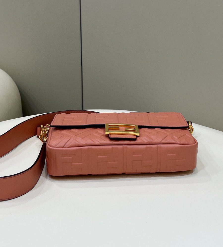 Fendi Baguette bag  0135AM Mirror Boutique