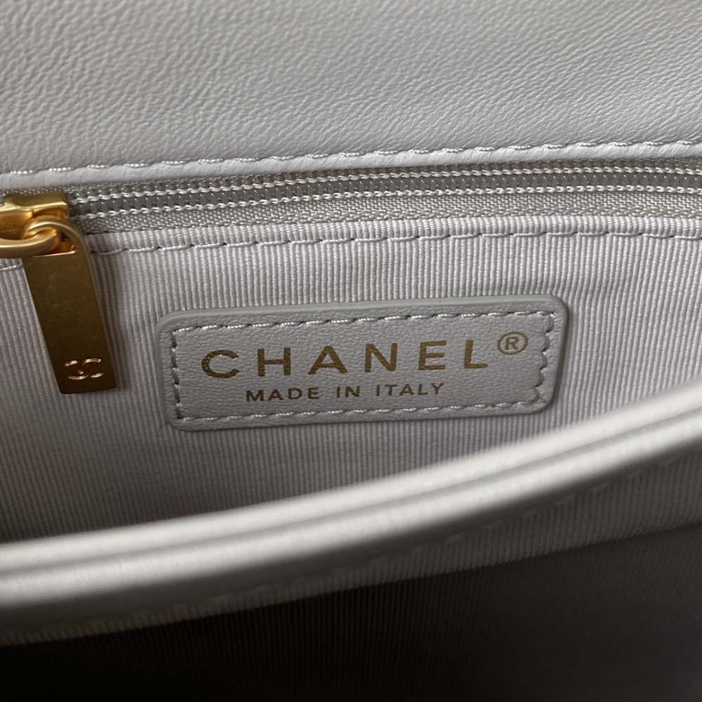 Chanel 22bs PILLOE BAG flap MM AS3498 Mirror Boutique